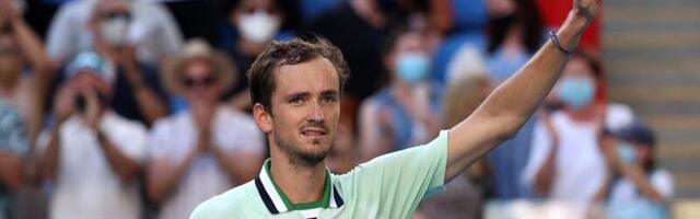 Medvedev za manje od dva sata do osmine finala, Fric se provukao u pet setova