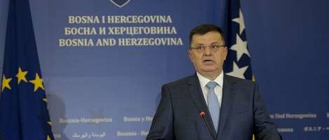 Tegeltija: Varhelyi potvrdio opredijeljenost da BiH do ljeta 2021. dobije kandidatski status