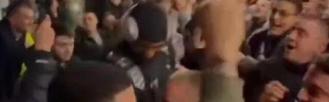 LUDNICA U RANIM JUTARNJIM ČASOVIMA! Grobari dočekali igrače u Beogradu! (VIDEO)