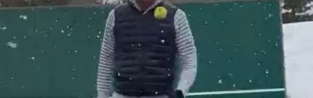 (VIDEO) NOVAČE, FEDERER ŽELI NEŠTO DA TI KAŽE! Evo šta Rodžer radi po snegu nakon što je operisao koleno!
