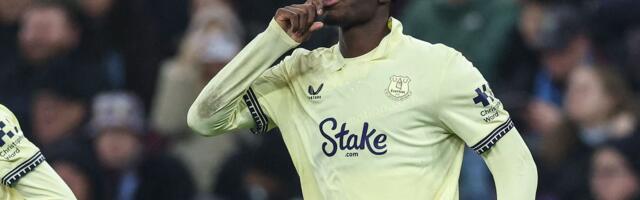 Everton surovo kaznio grešku Toresa, pa parkirao autobus: Aston Vila doživela tek drugi poraz u Birmingemu i propustila priliku da preskoči Siti! /VIDEO/