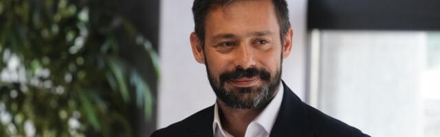 Milan Vasić objavio fotografiju iz GRADSKOG PREVOZA: Glumac krenuo na posao, pa oduševio skromnošću (FOTO)