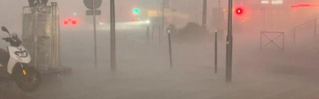 Oluja napravila lom u evropskoj zemlji, skoro milion ljudi u mraku, proglašen crveni alarm (VIDEO)