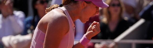 Ruskinja pokorila Pariz: Andrejeva razbila Hvalinsku za prvu grend slem titulu