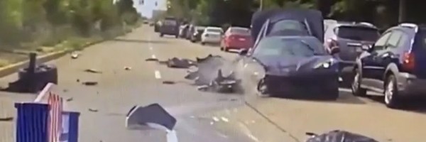 Tokom policijske potere lopovi potpuno uništili Corvette C8 model