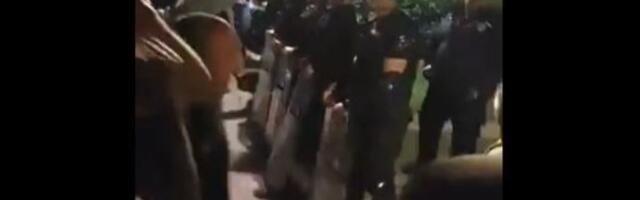 Tenzije u Kuli: Žandarmerija između građana i SNS-ovaca (VIDEO)