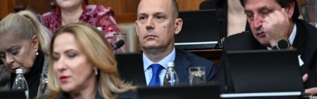 MIMO KONKURSA Lončar svojim "ovlašćenjem" produžio mandat još jednom direktoru u Nišu