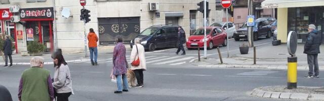 Da nije smešno, bilo bi tužno: Pogledajte koliko se ''studenata'' okupilo (FOTO)