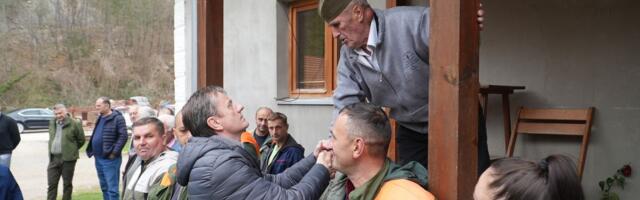 Vredni Jovanovići ostali na dedovini: U kući ih živi čak 9, pokrenuli su biznis, a ovo im je najveći problem