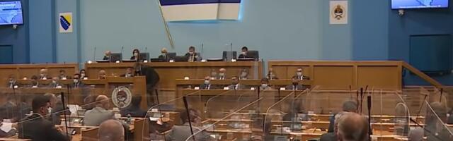 Trivić proglasila pobedu, Dodik tvrdi da ima nedostižnu prednost