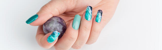 Mermerni frenč je trenutno najtraženiji nail trend, a možete ga uraditi i same! (video)