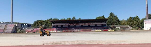 Počelo postavljanje hibrida na stadionu "Čair"