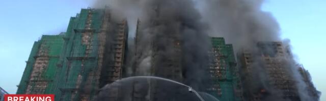 Ogroman požar u Hong Kongu: Neboderi u plamenu, ljudi zarobljeni u stanovima, ima poginulih (FOTO, VIDEO)