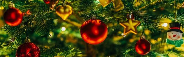 Stručnjak upozorava: Obratite pažnju - OVI novogodišnji ukrasi mogu da IZAZOVU POŽAR !