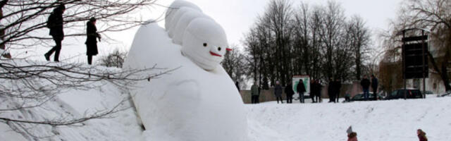 У Кини направљен џиновски снешко висок 19 метара