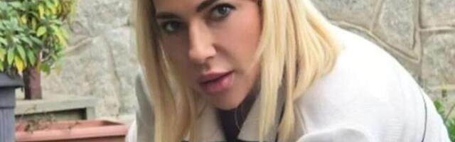 Jeremićka usnimljena kako kuka - BEZ BRUSHALTERA: Dok je zapomagala sevala joj INTIMNA REGIJA! "KLOZETARKA..."