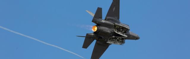 Lovci presreli bombardere