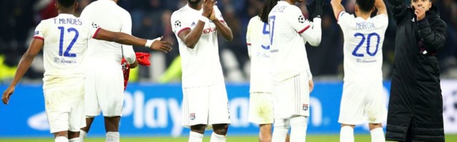 Lion se budi, Dembele i dalje spava