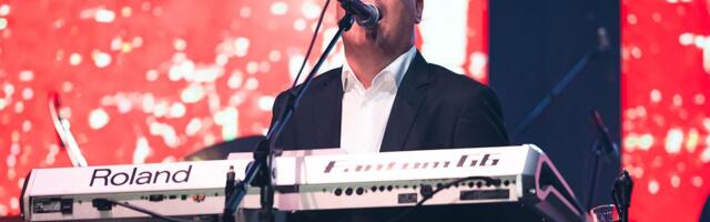 SAŠA MATIĆ POSLE SPEKTAKLA U KRAGUJEVCU: „Drage dame, hvala vam na ljubavi!“ Više od 6.000 ljudi u glas pevalo u hali „Jezero“