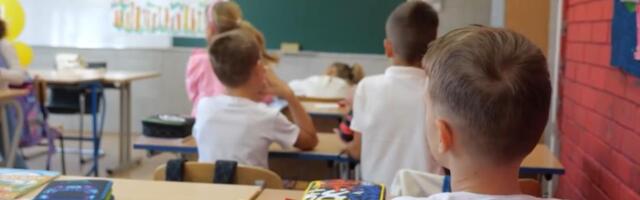 Ovako se ide u penziju! Zbog onoga što su uradili đaci u Požarevcu plače pola Srbije: Nastavnik likovnog će ovo zauvek pamtiti