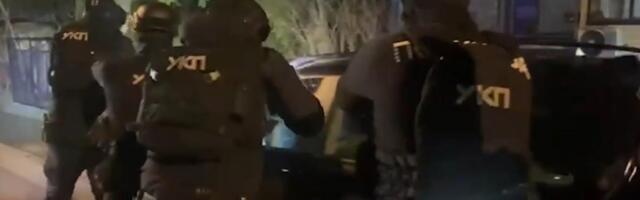 PRESEČEN LANAC ŠVERCA ORUŽJA: U Nišu pronađen auto pun bombi i pušaka, u gepeku bili raketni bacači (video)