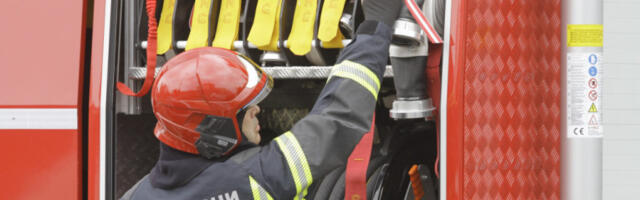 POŽAR NA NAJLONU U NOVOM SADU! Plamen zahvatio kuhinjski deo objekta