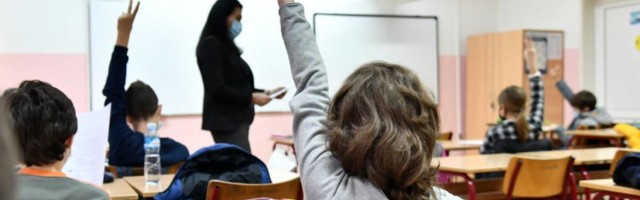 Osmaci iz novih udžbenika iz biologije uče da je skroz ok da sami odaberu pol i mislimo da je ovo odlična lekcija za sve