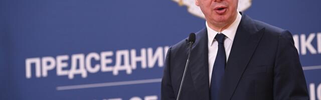 VUČIĆ RASTURIO BLOKADERE U NOVOM PAZARU! "Skup je bio turistički uspeh, Memić je zadovoljan prihodima" – Predsednik jednom rečenicom ogolio fijasko opozicije!