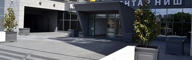 Pacijent u Nišu redom udarao lekare