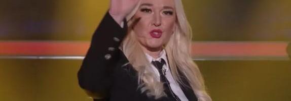 SAMO SE SRUŠILA ISPRED KUĆE: Pevačica prilikom pada zadobila povrede