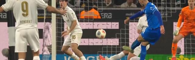 Ludnica u Bundesligi: Borusija slavila u Volfsburgu, Sent Pauli iznenadio Štutgart, Frajburg pobedio Miloševićev Verder