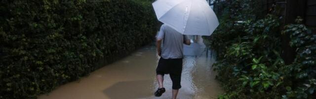 36. dana lije kao iz kabla: Kiša neprekidno pada u ovoj zemlji, hiljade kuća poplavljeno! (FOTO)