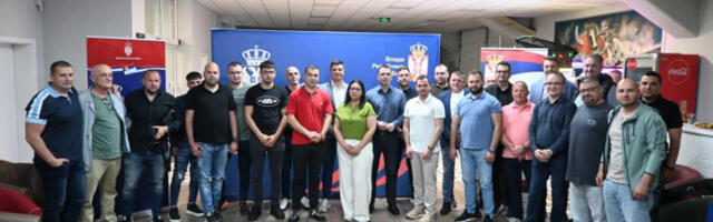 ​Милићевић са младима у Пожаревцу о Србији из које се не одлази