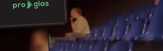 MINHENSKI FIJASKO U REŽIJI PROGLASA! Održali skup u polupraznoj sali, neki ljudi mislili da je pozorište: "Nisam imala predstavu da je politički skup" (VIDEO)
