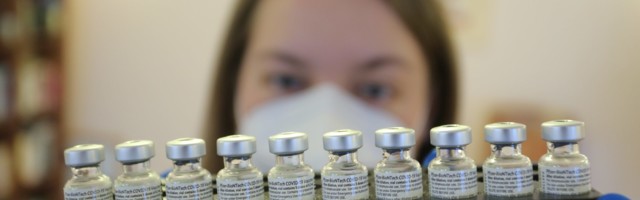 Fajzer privremeno smanjuje Evropi isporuku vakcina protiv koronavirusa