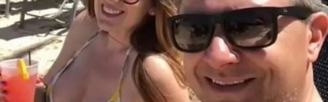 Par nesvesno odavao svingerske signale tokom odmora iz snova