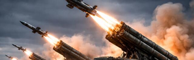 Operacija „Istinito obećanje 4“: IRGC raketama i dronovima zasuo Petu flotu i Tel Aviv