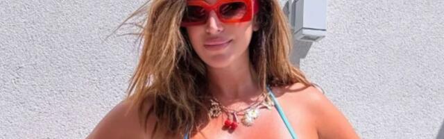 Ena Popov pokazala rasne obline u kupaćem sa čipkom: Skinula se pa pokazala zavidno samopouzdanje, mreže gore