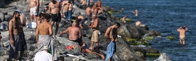 Turci "prokljuvili foru", počela užurbana kupovina!