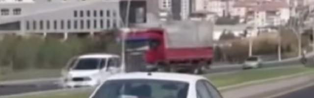 ZAMALO TRAGEDIJA Dva kilometra u rikverc na auto-putu (VIDEO)