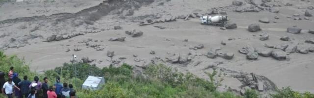 KATASTROFA U NEPALU: U monsunskim poplavama nestalo 18 osoba