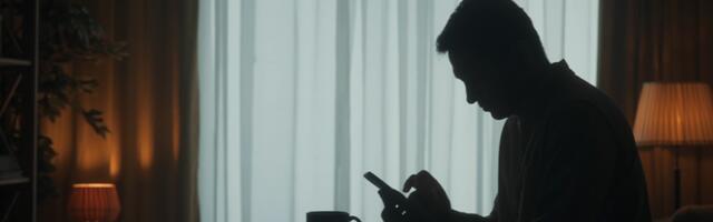 HTEO DA SE UBIJE ALI NIJE USPEO DA ISEČE VENE! Jeziva ispovest naše voditljke o mužu LEDI KRV U ŽILAMA!