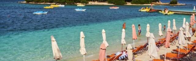 Smeštaj u hotelu 30 evra, cena hrane u restoranu smejurija! Nalazi se blizu nas, plaže kao na Kubi, raj na zemlji!