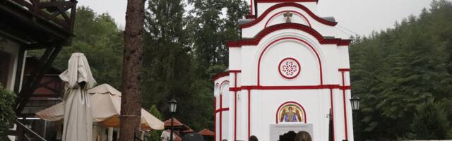 "Sin je bio otpisan, mesecima na aparatima": Otac pošao u Tumane, niotkuda se pojavila žena s porukom o detetu