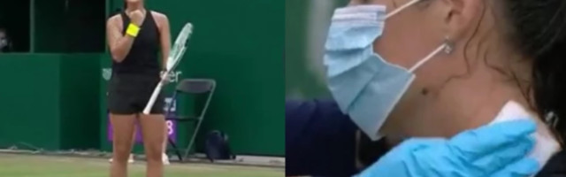 ZAR OVAKO DA LEČI FRUSTRACIJU?: Jezive scene na poznatom turniru – ruska teniserka iz čista mira počela da povređuje samu sebe! (VIDEO)