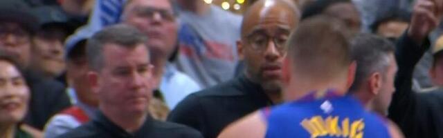 LJUDI, PA ŠTA JE OVO? Jokić morao da se otima za loptu sa trenerima Klipersa: Nestvarna scena u Bol areni