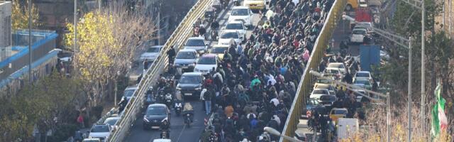 Nastavljeni protesti u Iranu, BBC: Bolnice pune mrtvih i povređenih sa protesta