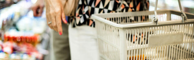 За покриће потрошачке корпе у августу било потребно 1,04 просечних зарада