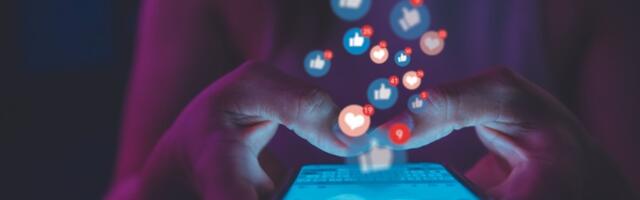 Stručnjaci UPOZORAVAJU na SKRIVENA značenja emotikona koje koriste deca na telefonima