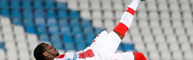 Veliki bod za Zvezdinog Bena i drugare protiv Harambi Starsa! Parkirali autobus i gaze ka istoriji (VIDEO)